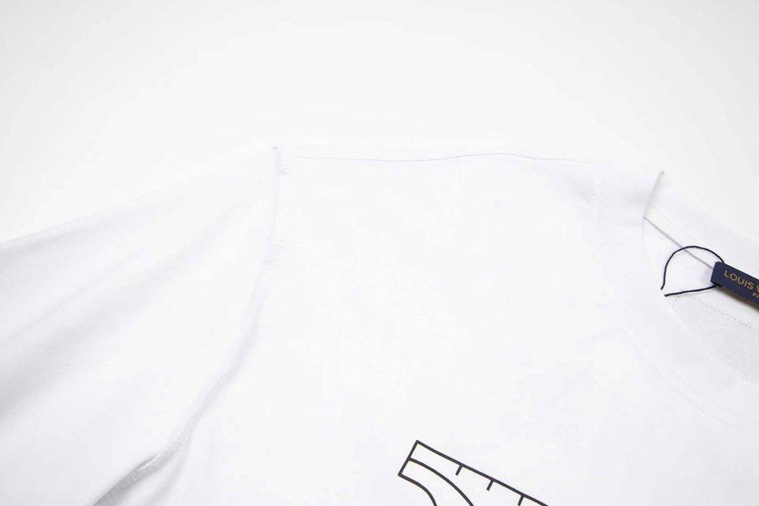 【LOUIS VUITTON】ルイヴィトン 半袖Tシャツ 男女兼用、ご好評に付き再入荷！