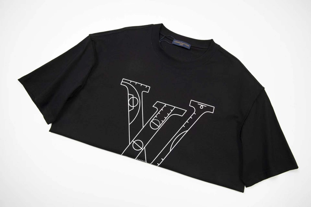 【LOUIS VUITTON】ルイヴィトン 半袖Tシャツ 男女兼用、ご好評に付き再入荷！