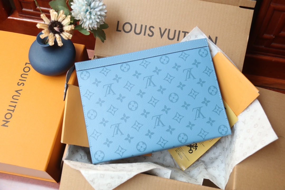 LOUIS VUITTON（ルイヴィトン）POCHETTE VOYAGE クラッチバッグ M61692