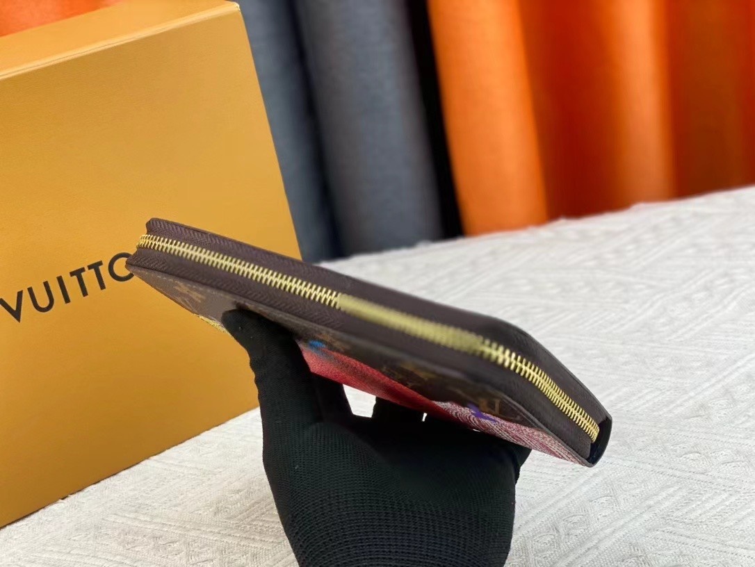 LOUIS VUITTON（ルイヴィトン）Zippy 財布 M60017