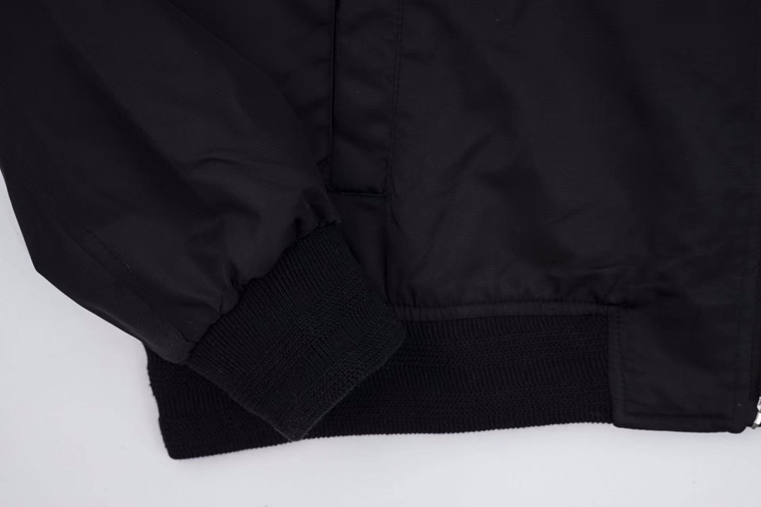 【DIOR公式旗艦店】ディオール ジャケット 綿入り ご好評に付き再入荷！