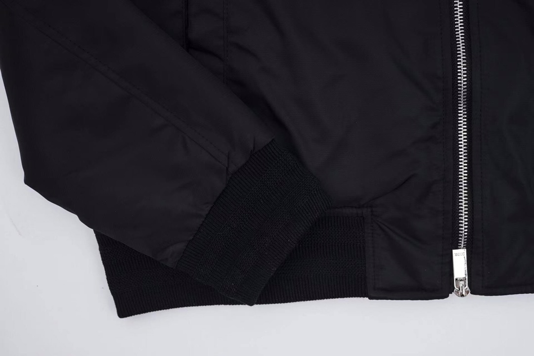 【DIOR公式旗艦店】ディオール ジャケット 綿入り ご好評に付き再入荷！