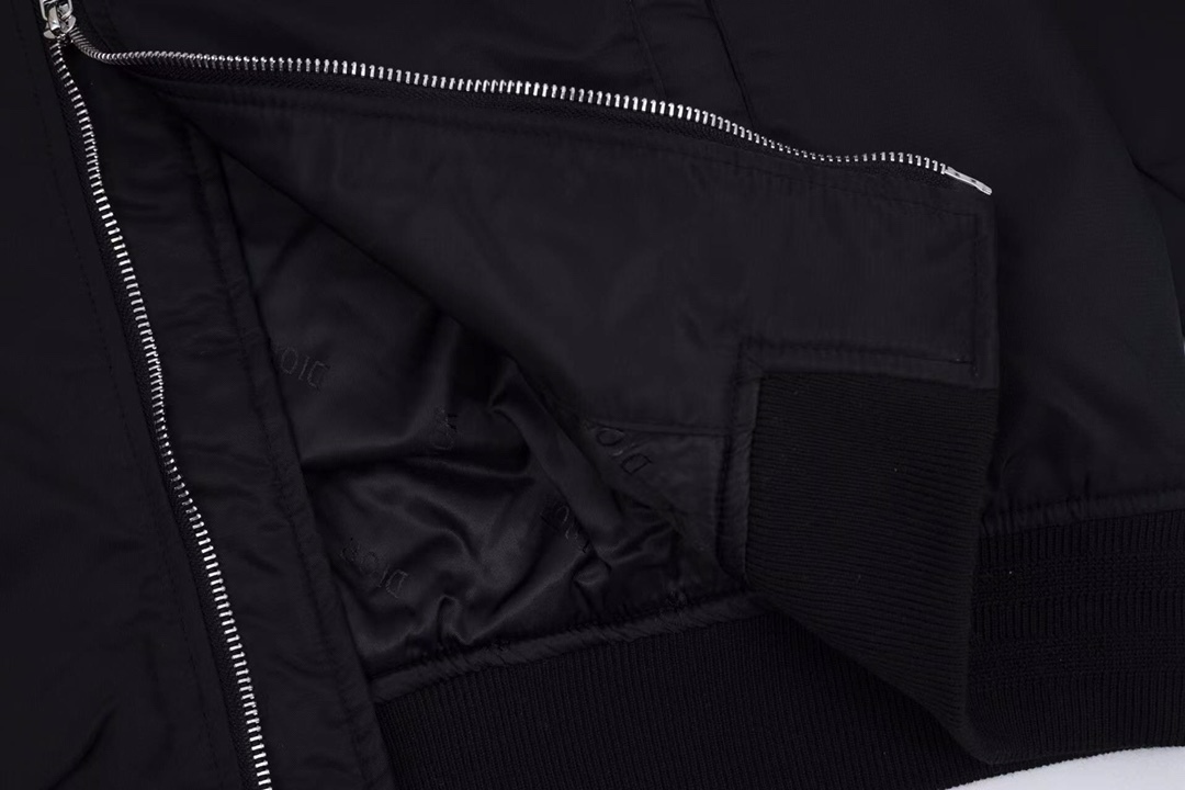 【DIOR公式旗艦店】ディオール ジャケット 綿入り ご好評に付き再入荷！