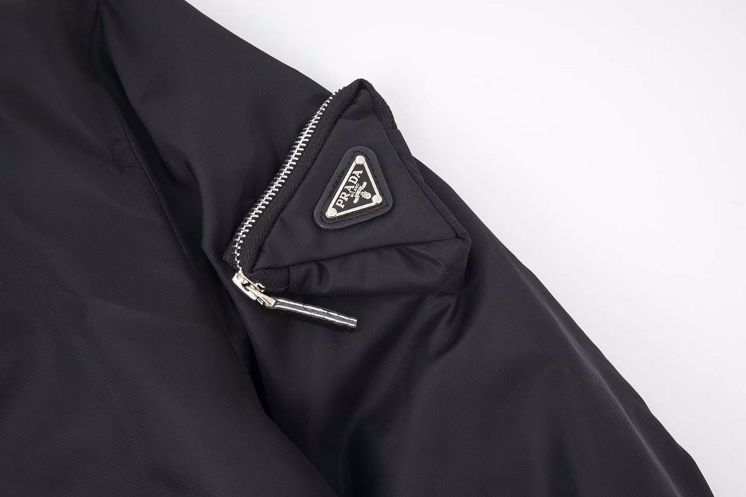 【PRADA旗艦店】プラダ ジャケット ご好評に付き再入荷！