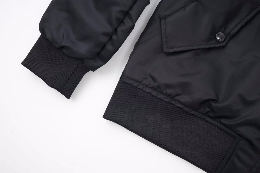 【PRADA旗艦店】プラダ ジャケット ご好評に付き再入荷！