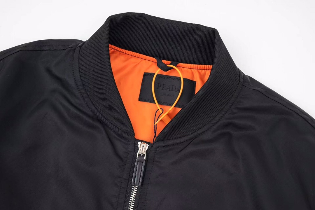 【PRADA旗艦店】プラダ ジャケット ご好評に付き再入荷！
