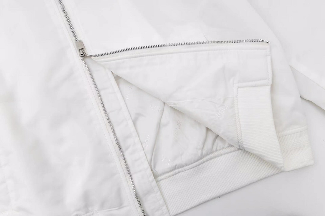 【DIOR公式旗艦店】ディオール ジャケット 綿入り ご好評に付き再入荷！