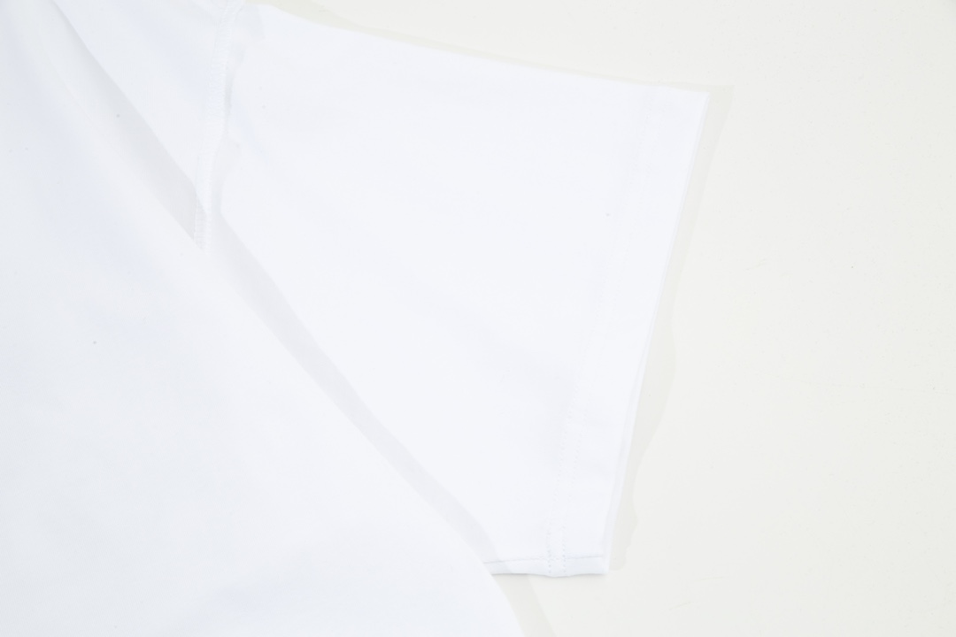 【LOUIS VUITTON】ルイヴィトン 半袖Tシャツ 、ご好評に付き再入荷！