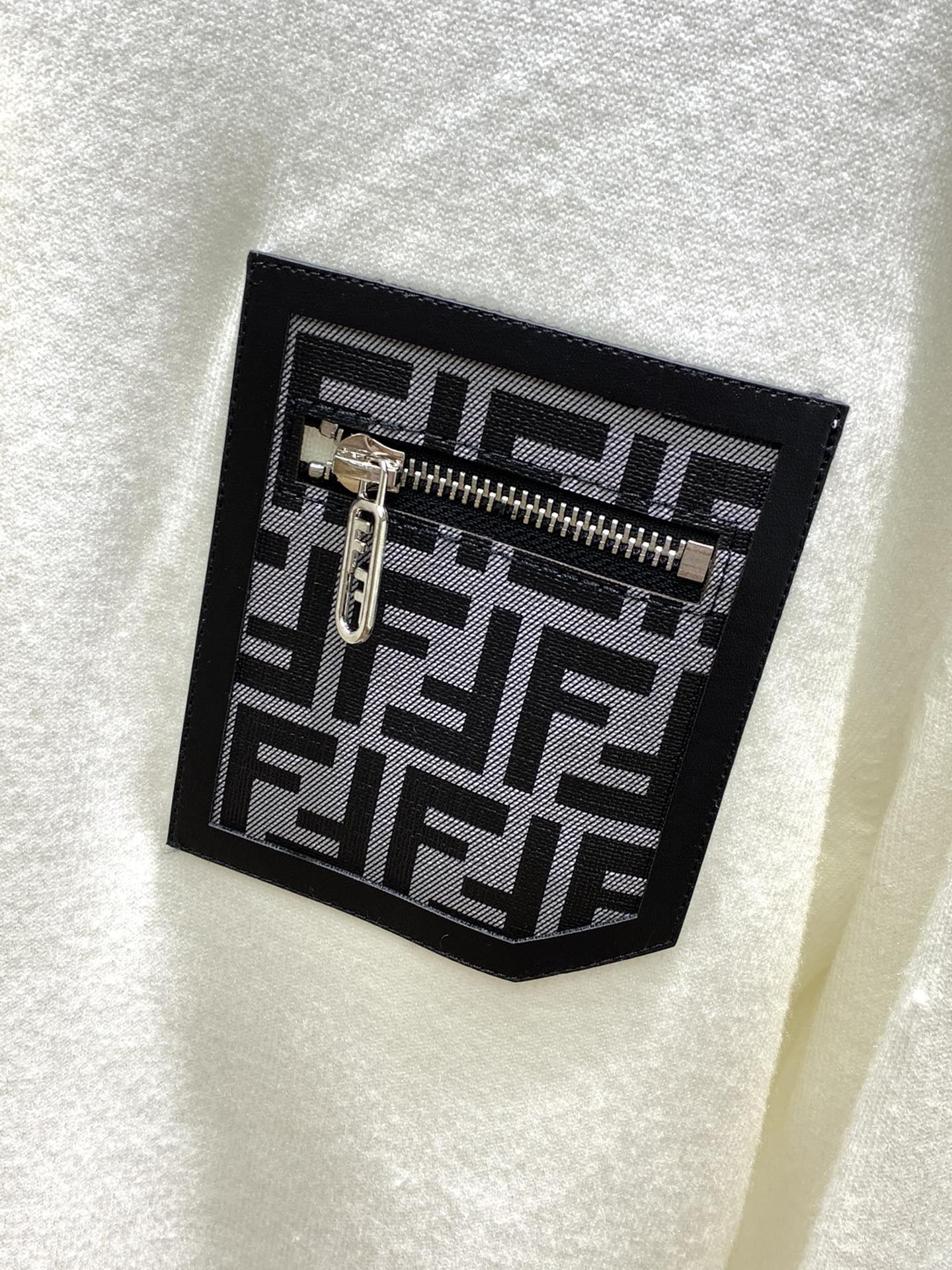 【FENDI旗艦店】フェンディ セーター ご好評に付き再入荷！