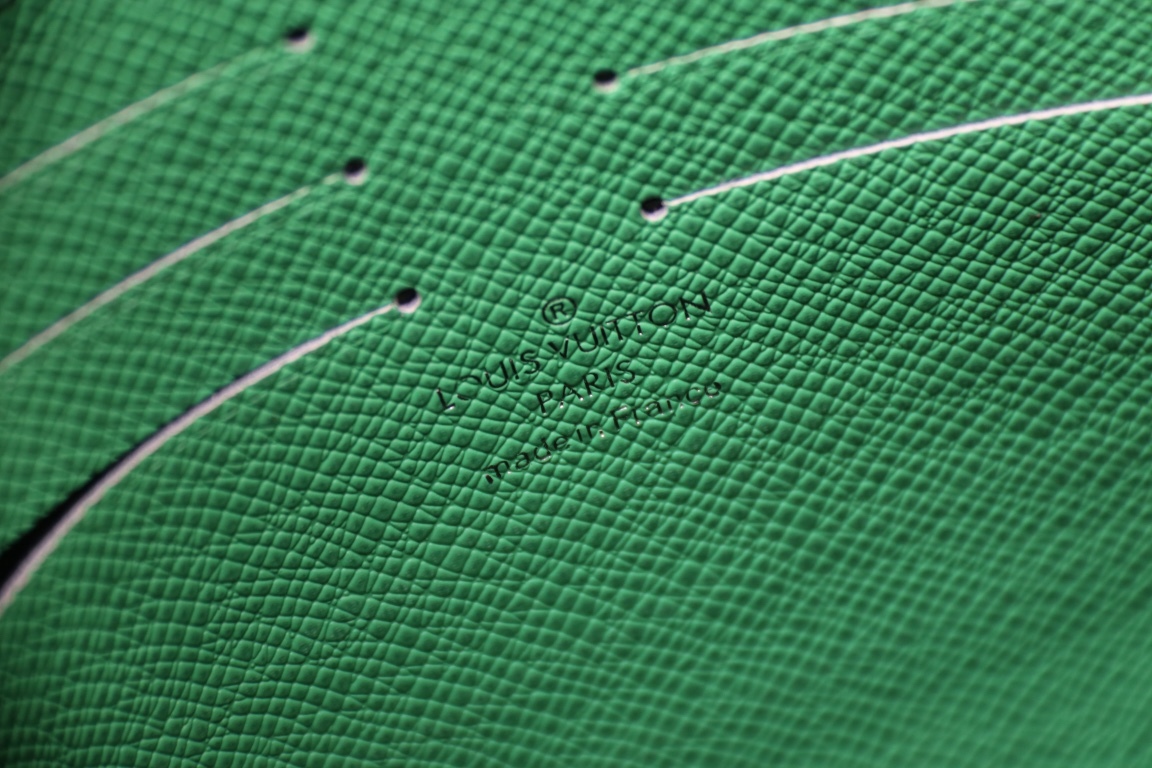 LOUIS VUITTON ルイヴィトン POCHETTE VOYAGE クラッチバッグ M83099