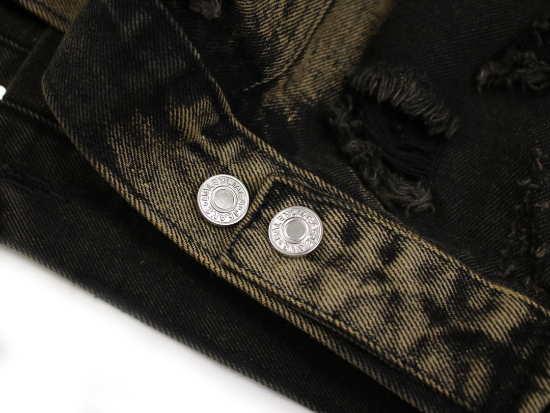 【BALENCIAGA公式旗艦店】バレンシアガ デニムジャケット ご好評に付き再入荷！