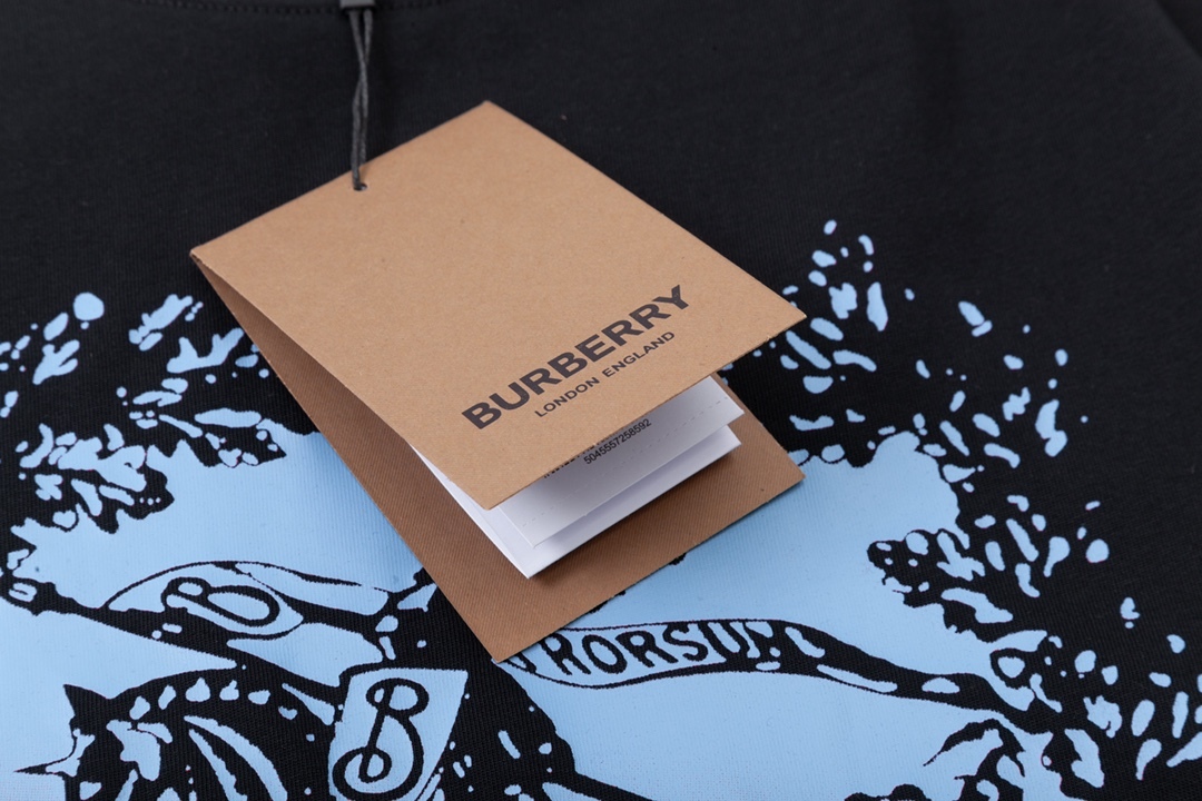 【BURBERRY旗艦店】バーバリー 半袖Tシャツ ご好評に付き再入荷！