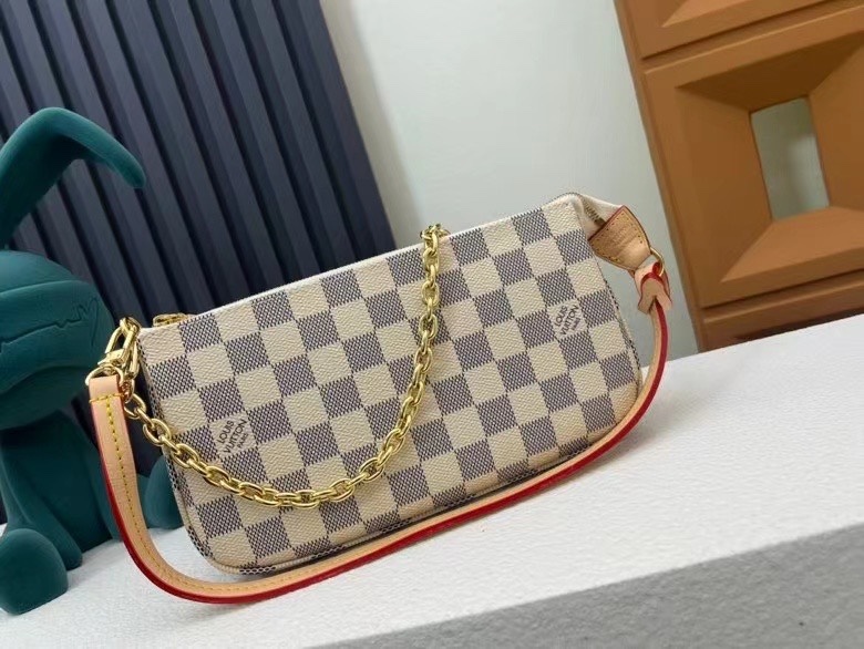 LOUIS VUITTON ルイヴィトン POCHETTE ACCESSOIRES M82766