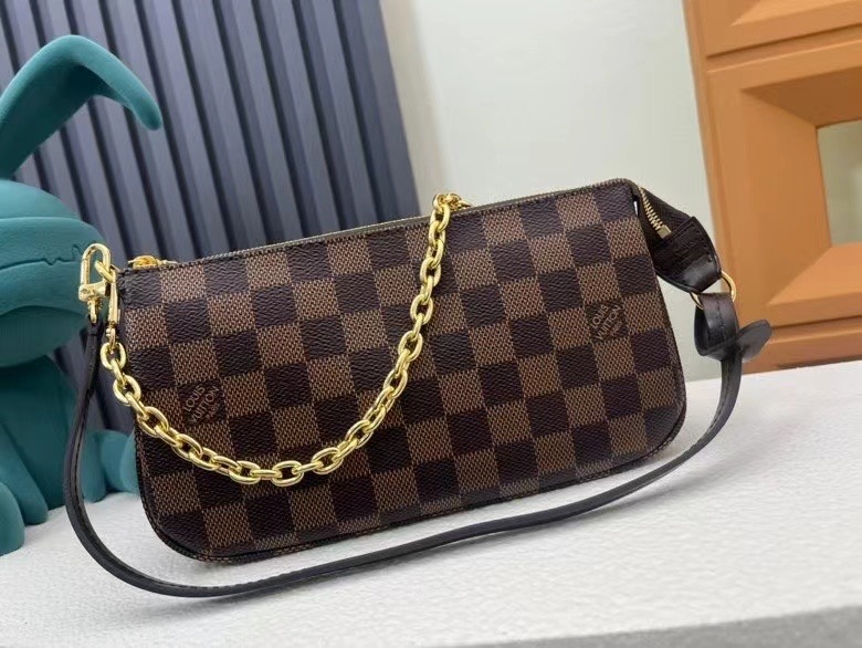 LOUIS VUITTON ルイヴィトン POCHETTE ACCESSOIRES M82766