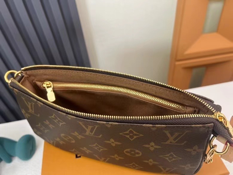 LOUIS VUITTON ルイヴィトン POCHETTE ACCESSOIRES M82766