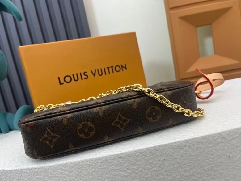 LOUIS VUITTON ルイヴィトン POCHETTE ACCESSOIRES M82766