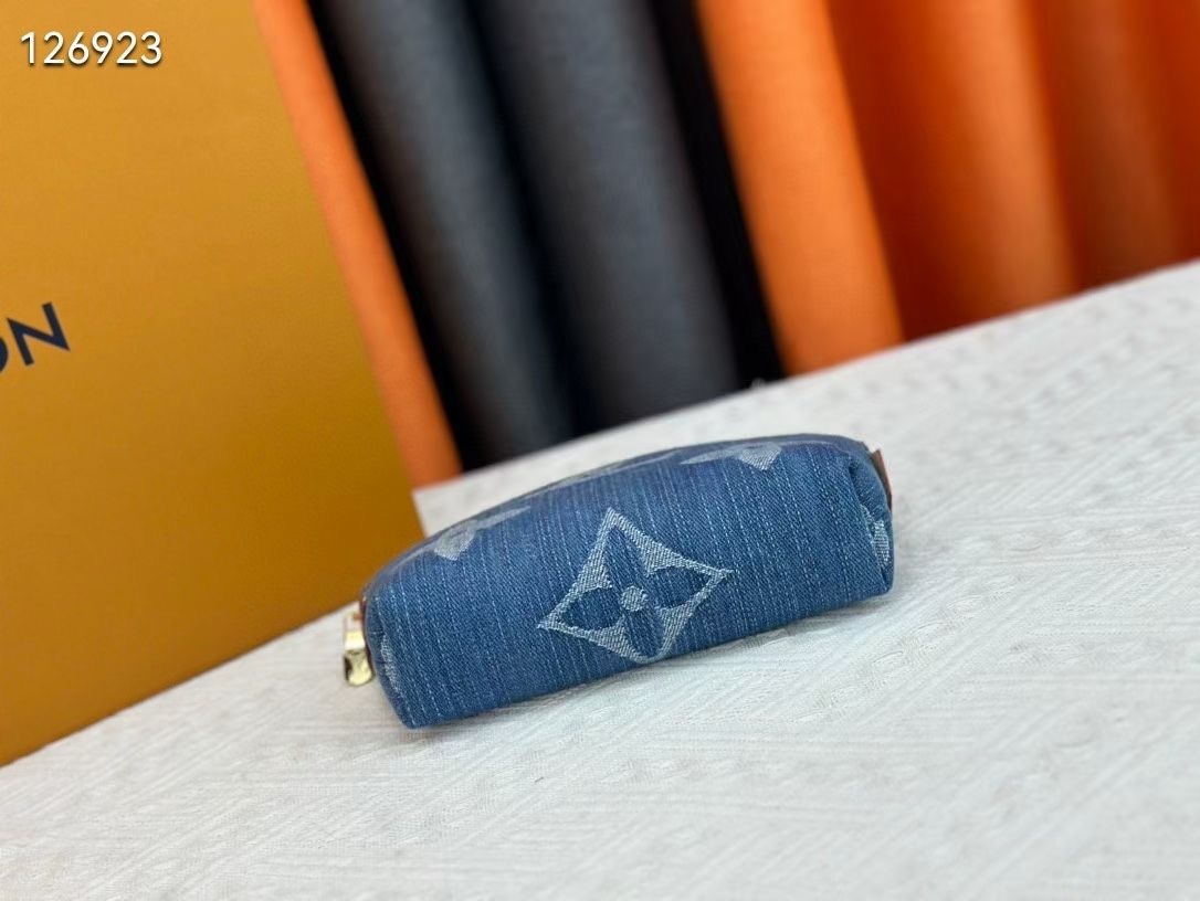 LOUIS VUITTON ルイヴィトン Pochette Cosmétique M47515 化粧ポーチ