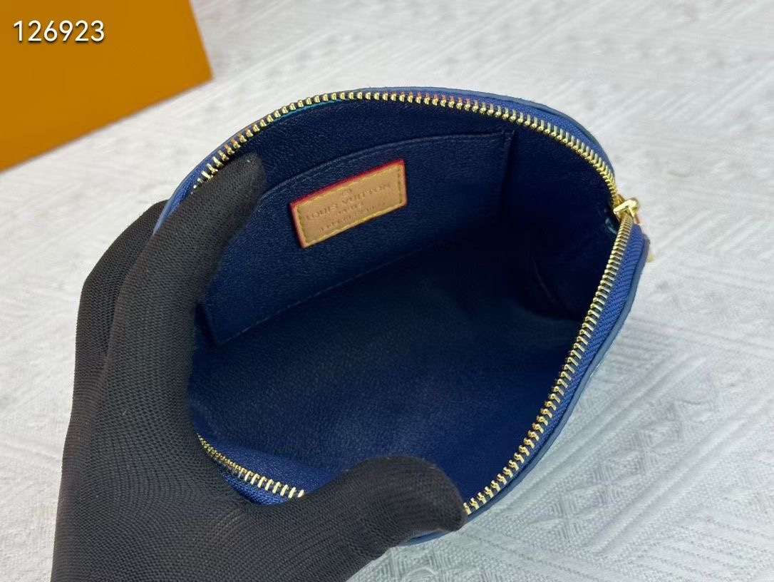 LOUIS VUITTON ルイヴィトン Pochette Cosmétique M47515 化粧ポーチ