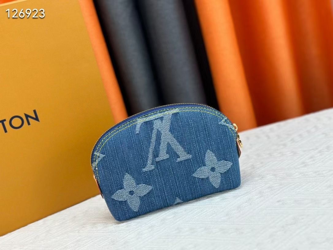 LOUIS VUITTON ルイヴィトン Pochette Cosmétique M47515 化粧ポーチ