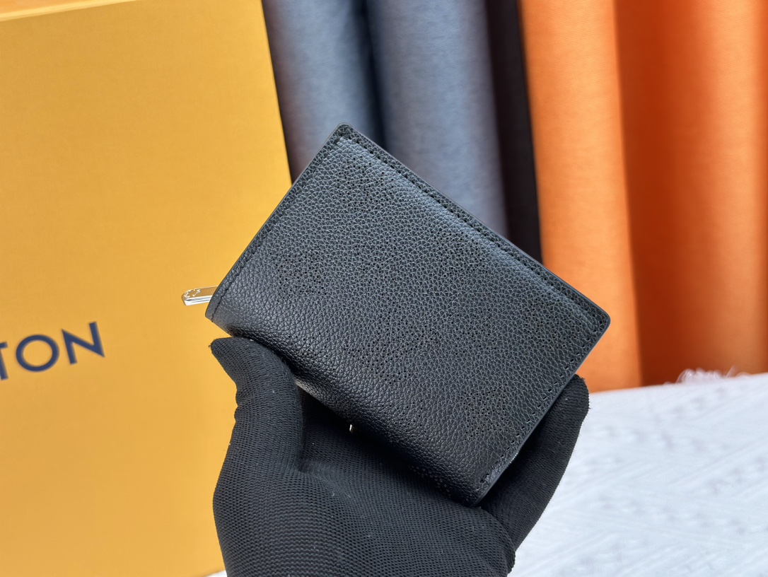 LOUIS VUITTON（ルイヴィトン）Cléa 財布 M80152