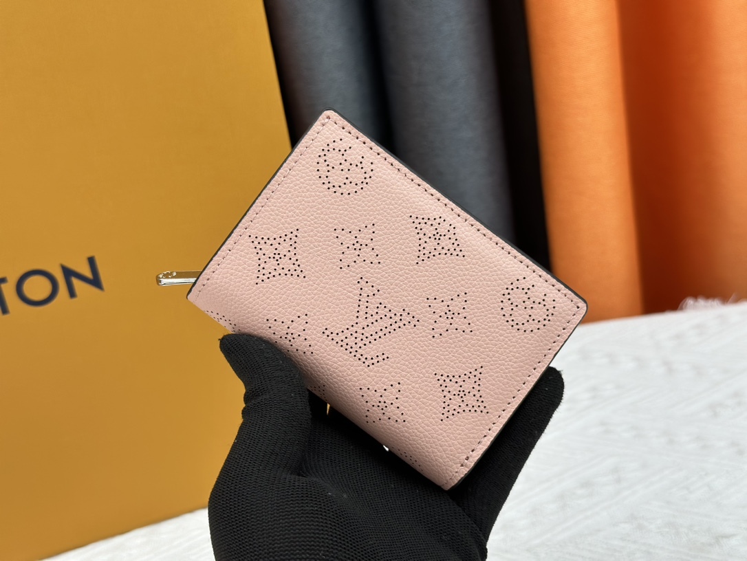 LOUIS VUITTON（ルイヴィトン）Cléa 財布 M80152