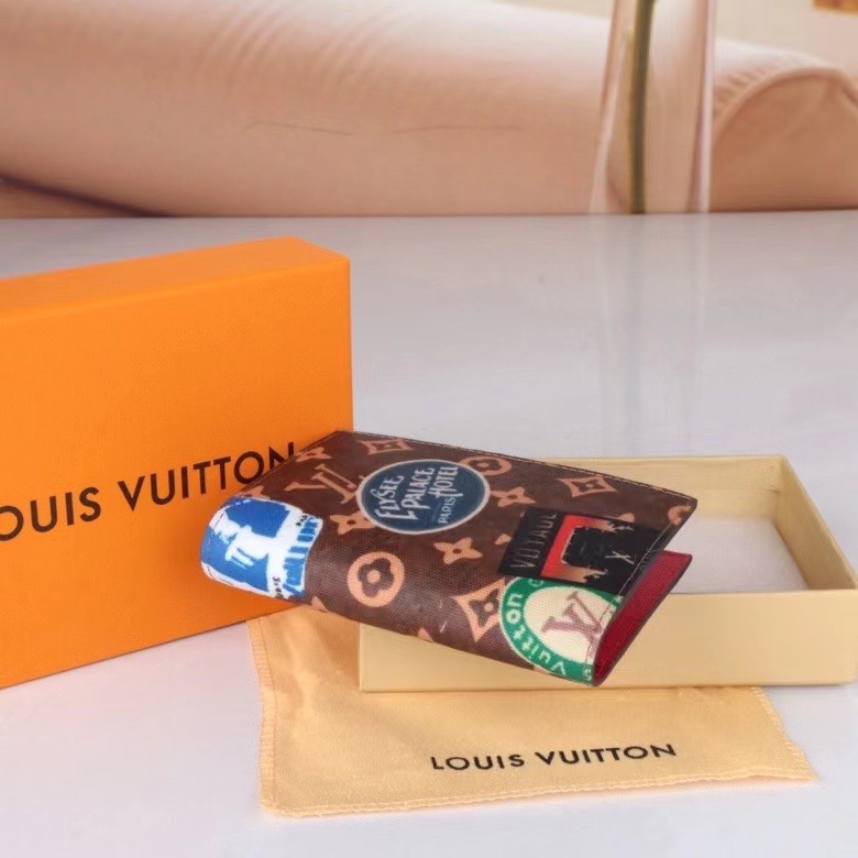 Louis Vuitton (ルイ・ヴィトン)  財布 14*10*2.5CM M83519 64052