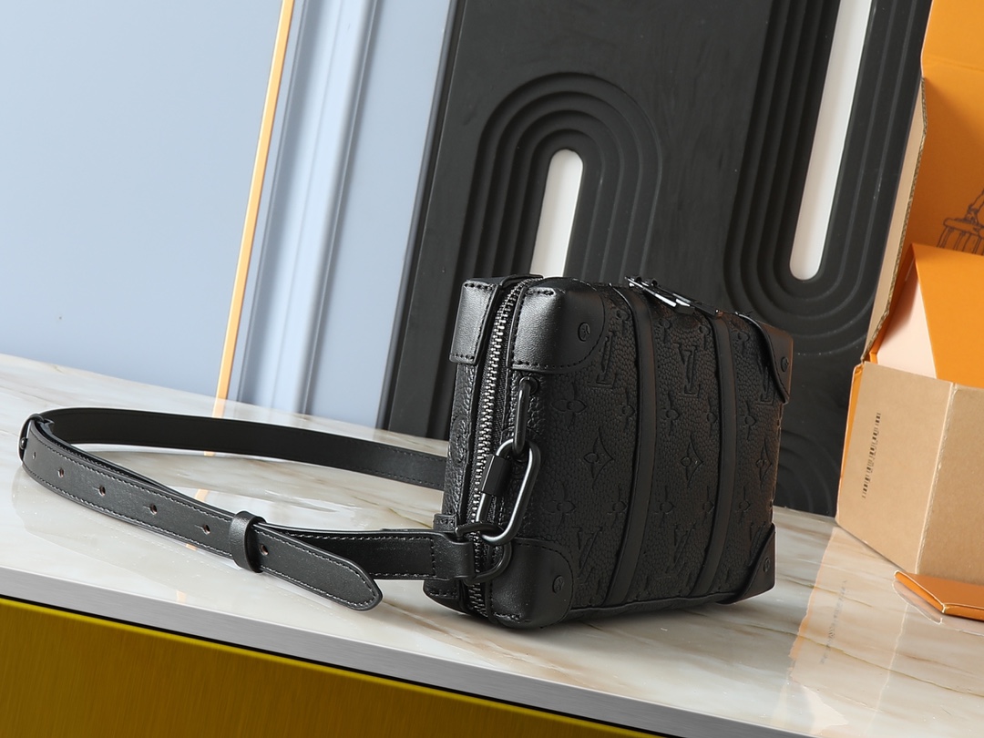 LOUIS VUITTON（ルイヴィトン）SOFT TRUNK WALLET ソフトトランク M80224