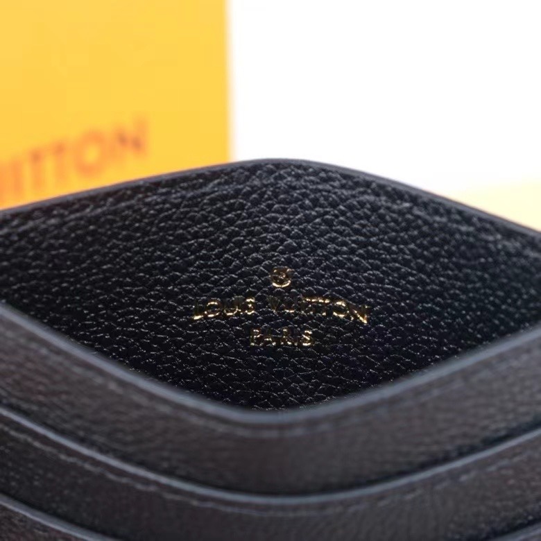 Louis Vuitton (ルイ・ヴィトン) CAPUCINES財布 M83358 11 x 7.5 x0.5CM