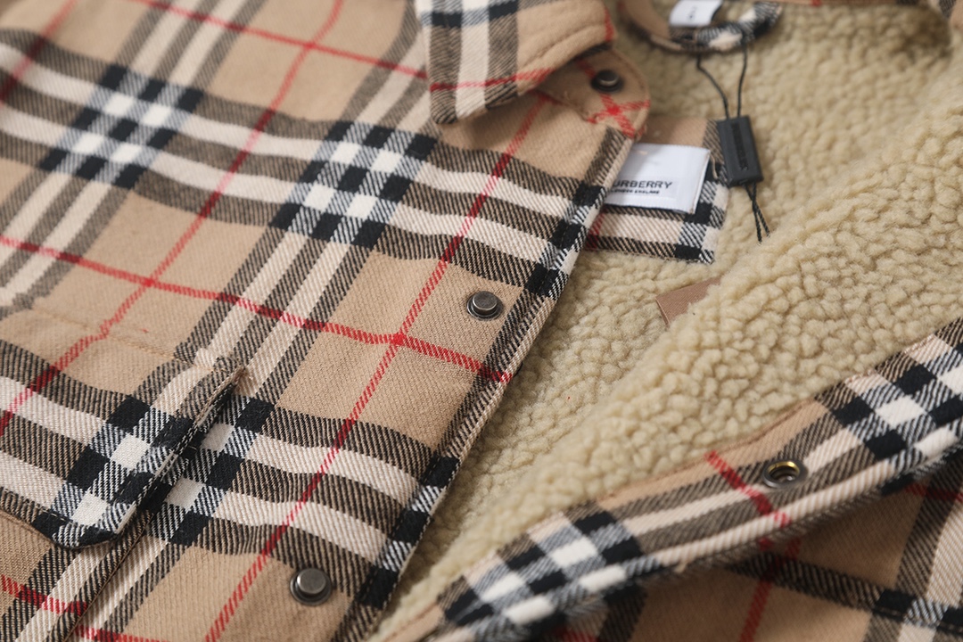 【BURBERRY旗艦店】バーバリー ラムウールジャケット ご好評に付き再入荷！