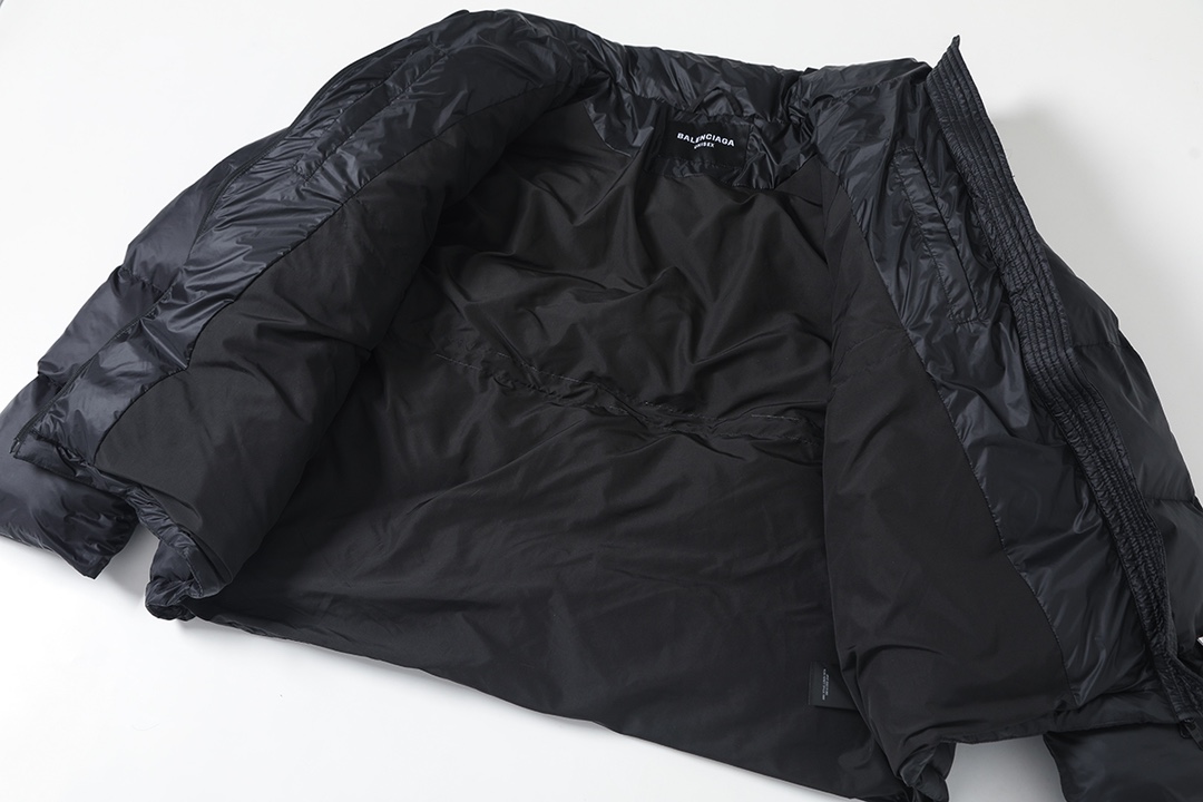 【BALENCIAGA】バレンシアガ BLCG 25FW ダウンジャケット ご好評に付き再入荷！