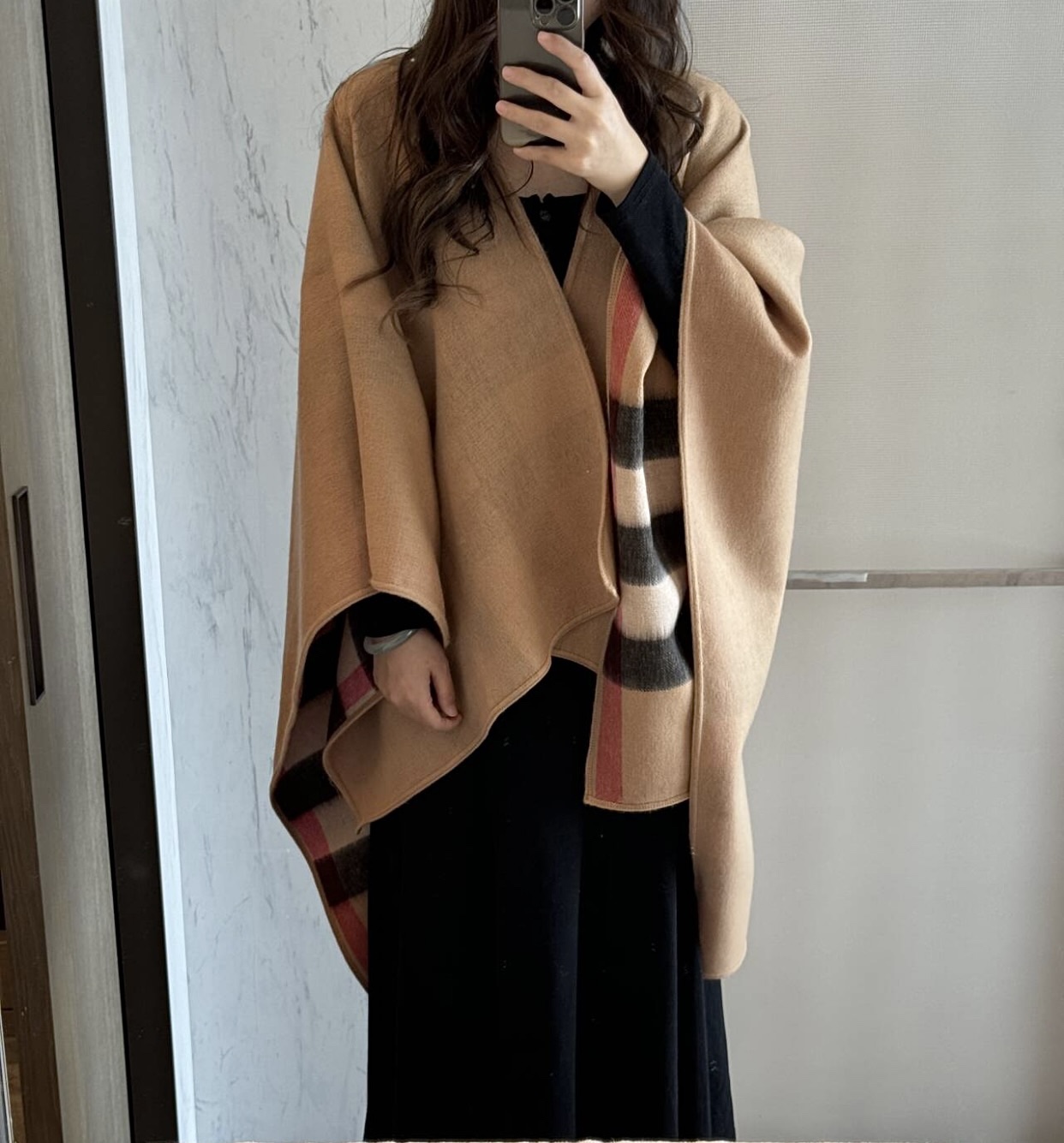 【BURBERRY旗艦店】バーバリー マント ショール ご好評に付き再入荷！