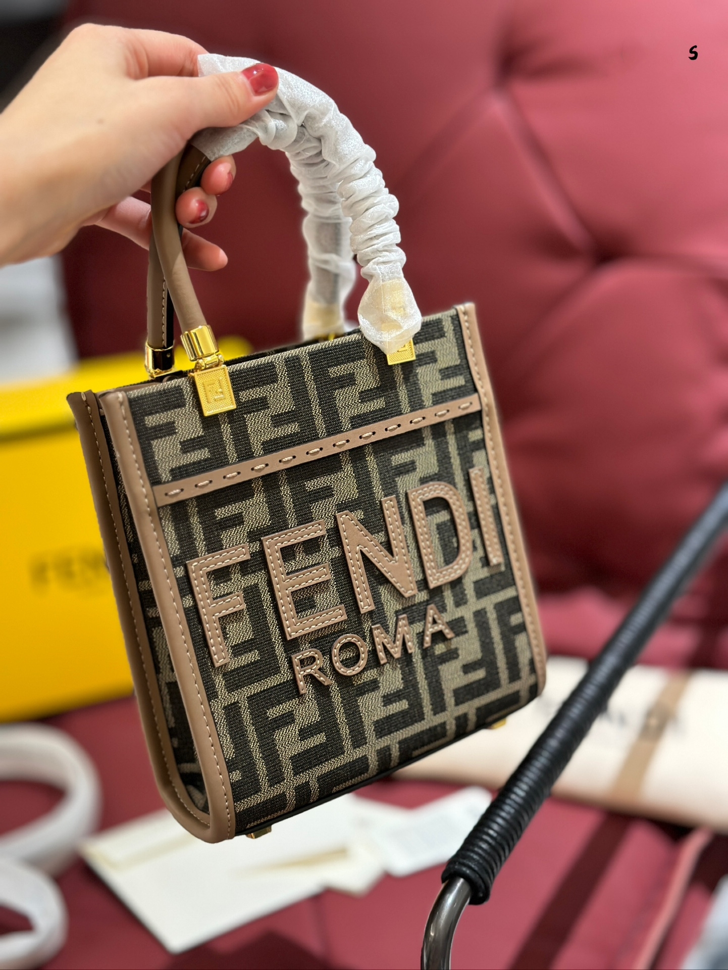 【FENDI公式旗艦店】フェンディ MINI  ハンドバッグ クロスボディバッグ