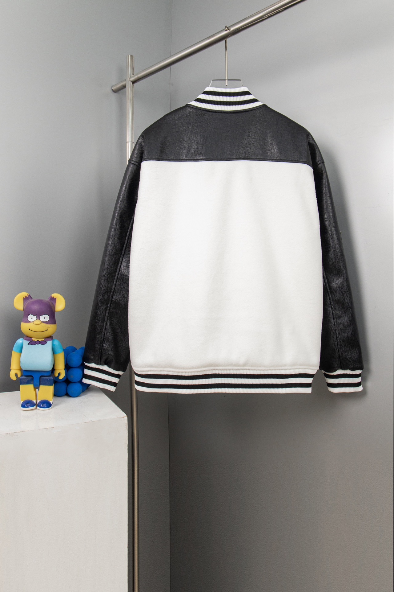 【CHROME HEARTS旗艦店】クロムハーツ ジャケット ご好評に付き再入荷！