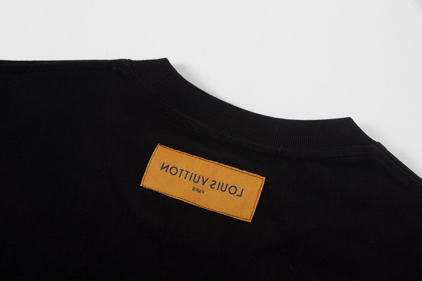 【LOUIS VUITTON旗艦店】ルイヴィトン 半袖Tシャツ ご好評に付き再入荷！