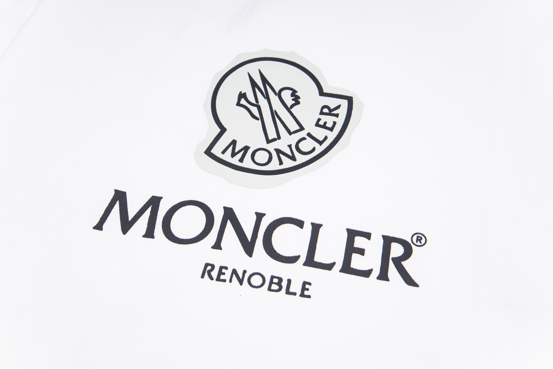 【Moncler 】（モンクレール）半袖Tシャツ 男女兼用、ご好評に付き再入荷！