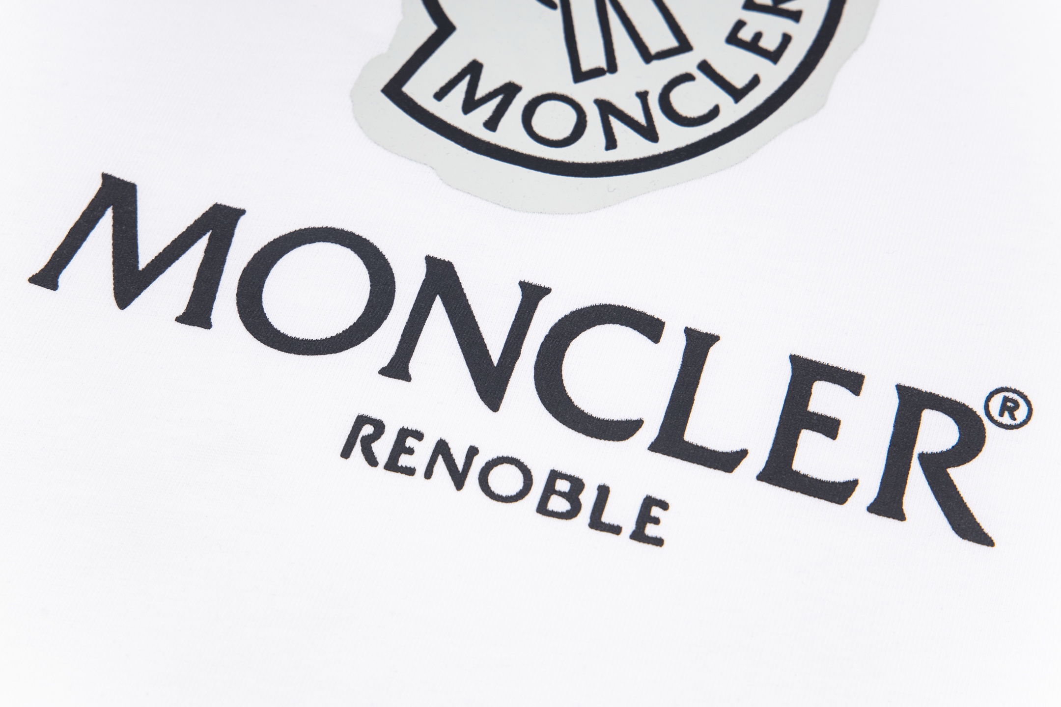 【Moncler 】（モンクレール）半袖Tシャツ 男女兼用、ご好評に付き再入荷！