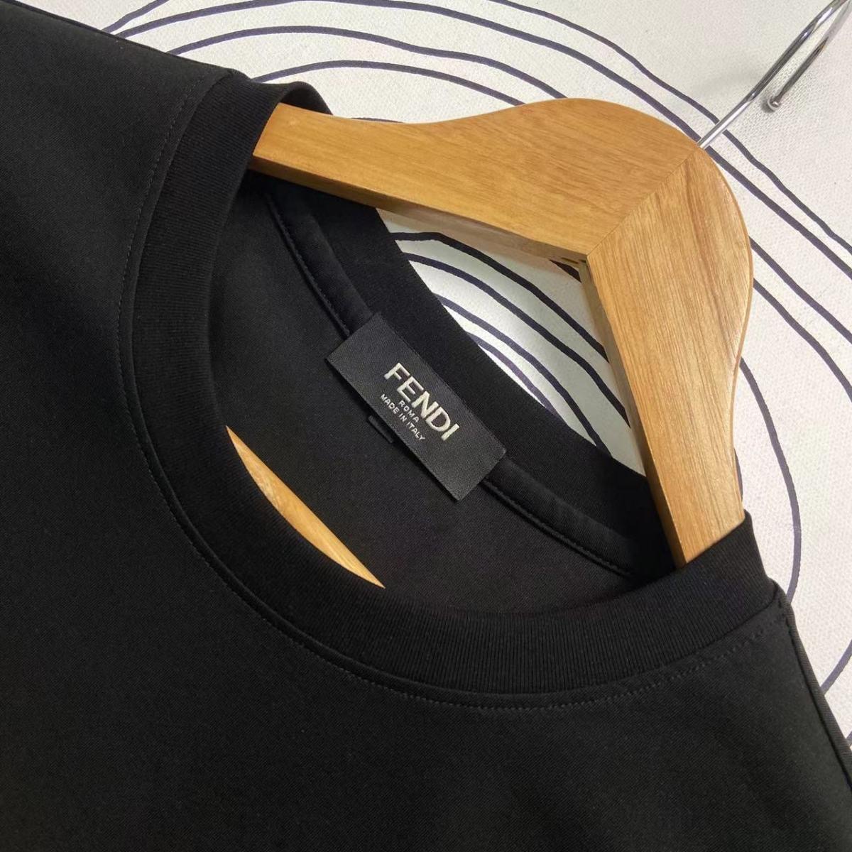 【FENDI公式旗艦店】フェンディ 半袖 Tシャツ ご好評に付き再入荷！