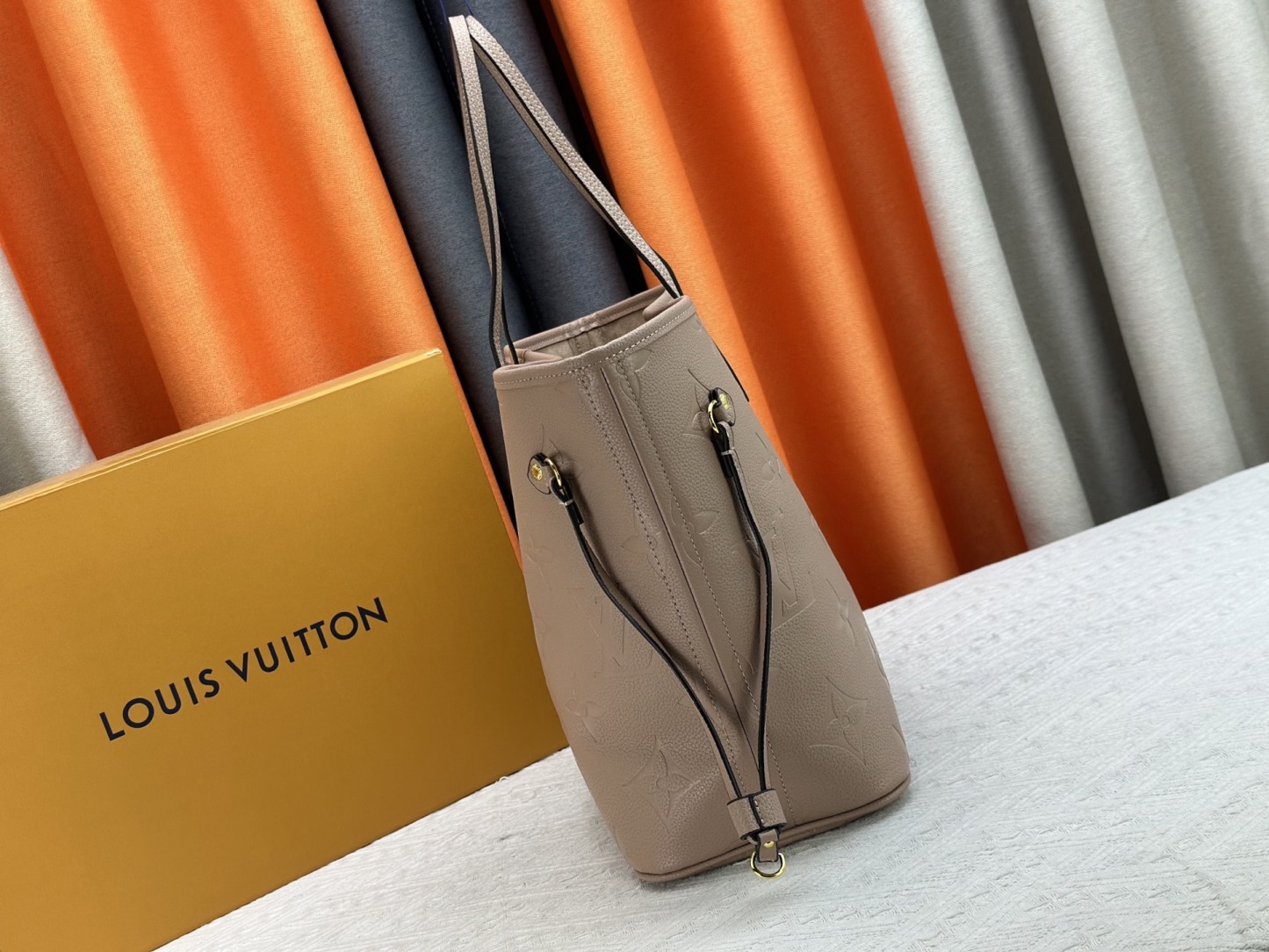LOUIS VUITTON ルイヴィトン M45686 Neverfull ハンドバッグ
