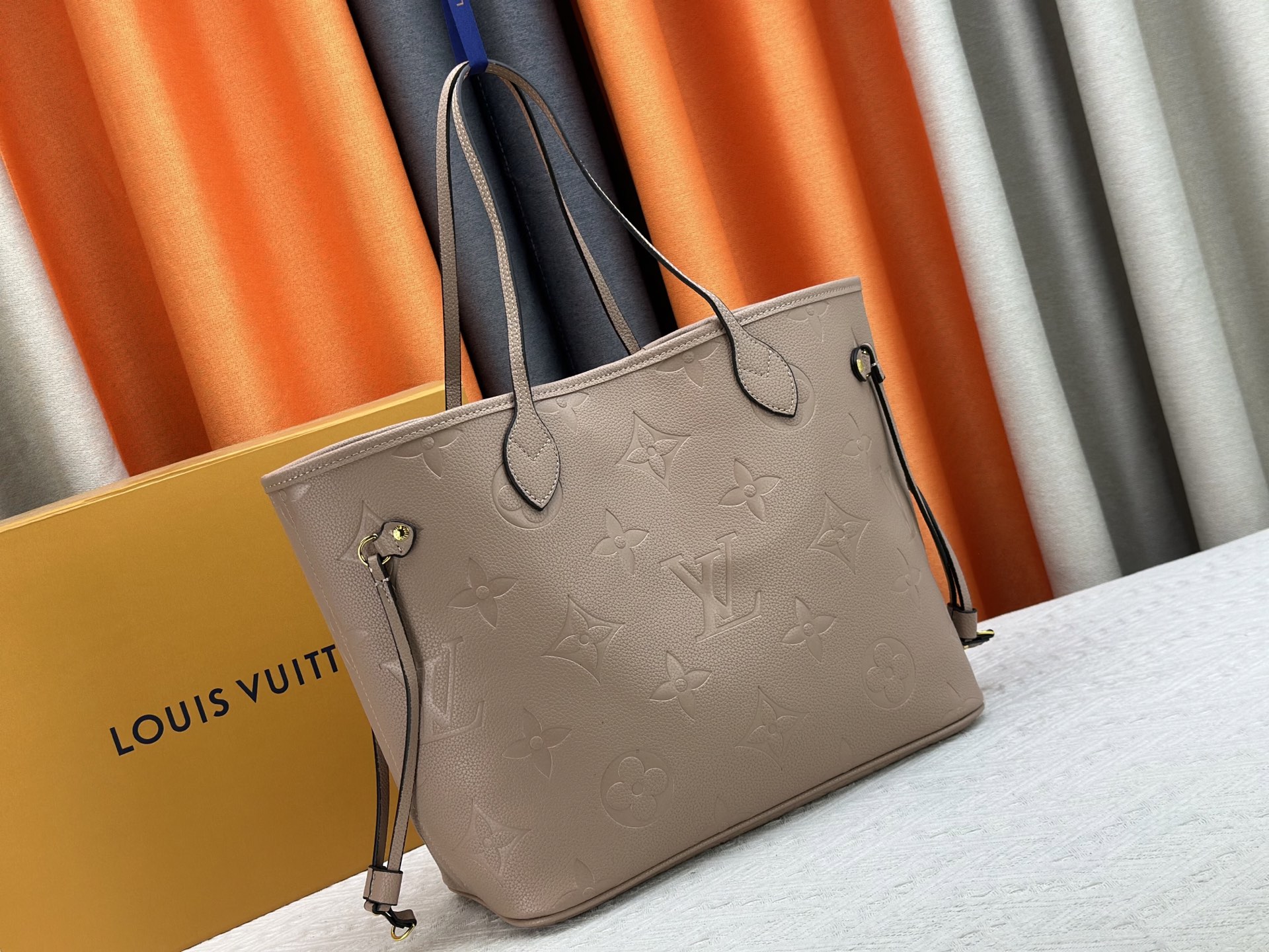 LOUIS VUITTON ルイヴィトン M45686 Neverfull ハンドバッグ