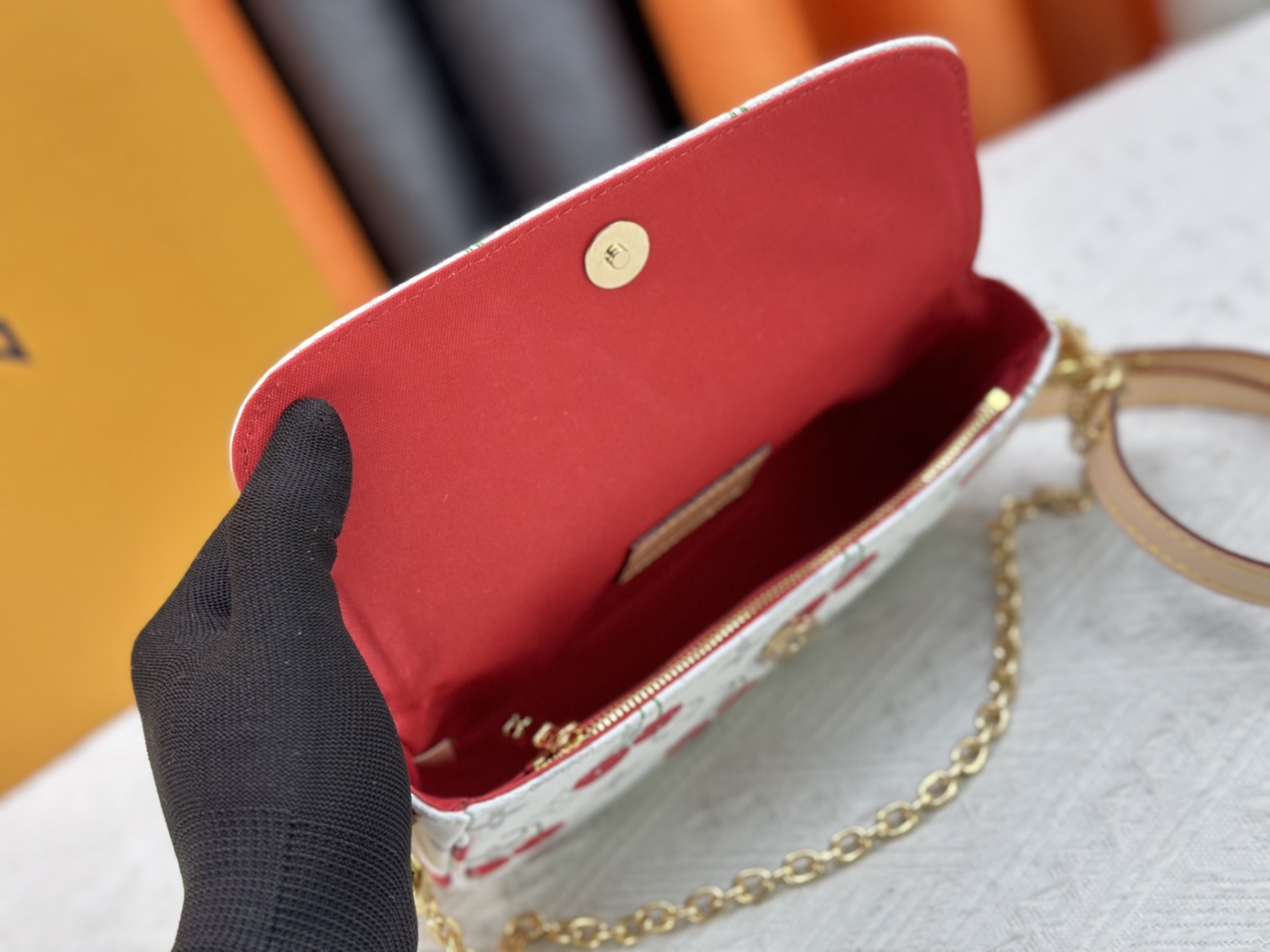 LOUIS VUITTON ルイヴィトン Wallet on Chain Ivy チェーンバッグ M14239