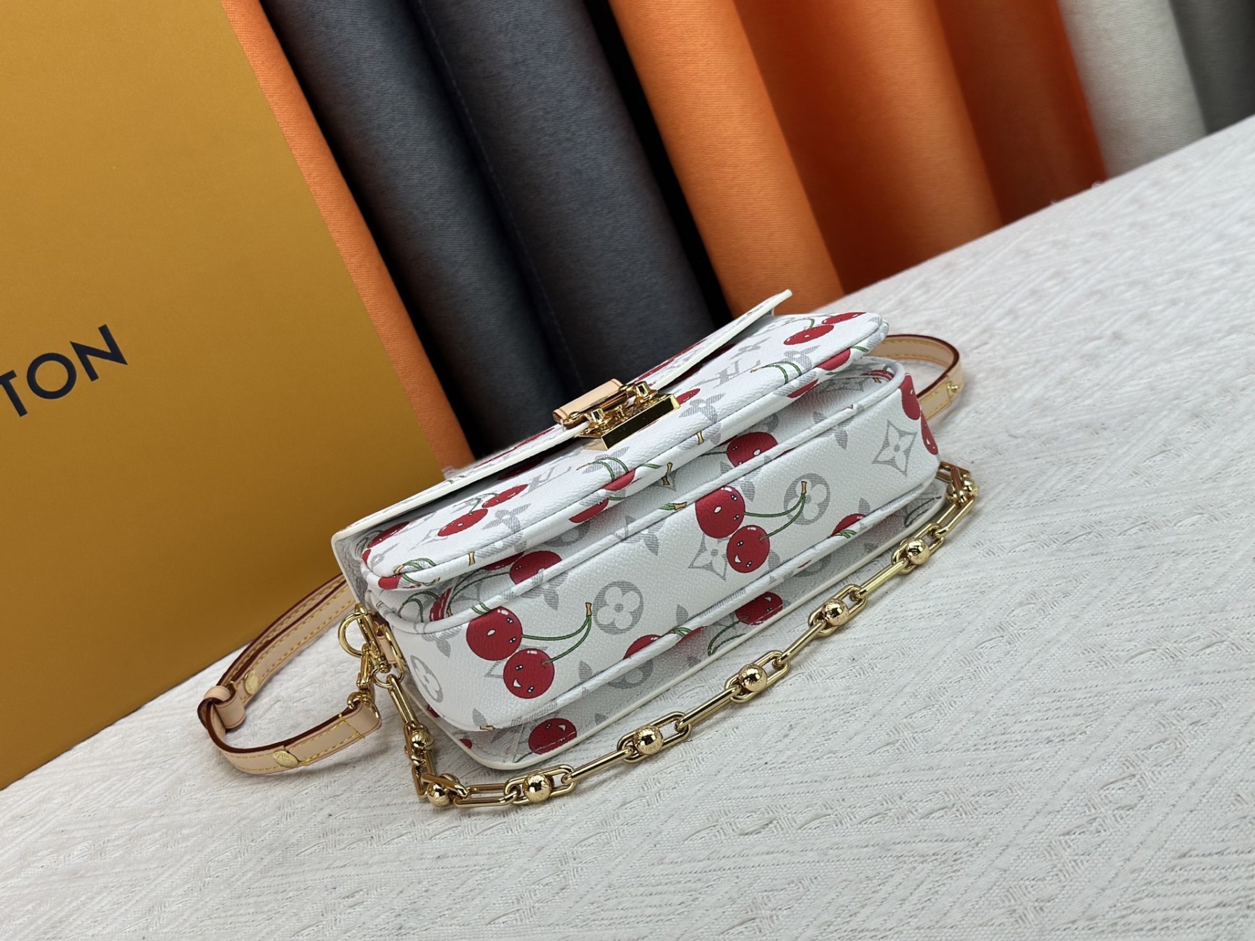 LOUIS VUITTON ルイヴィトン East West Métis メッセンジャーバッグ M14231