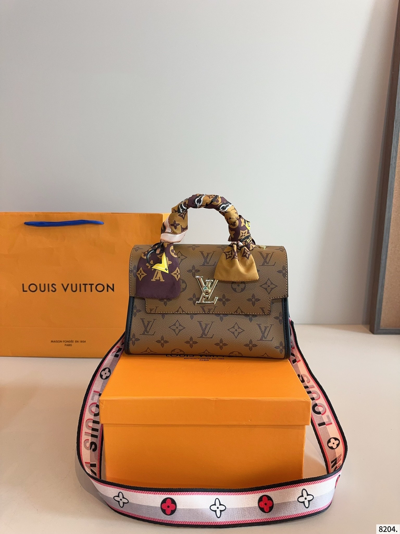 LOUIS VUITTON ルイヴィトン FLEUR クロスボディバッグ