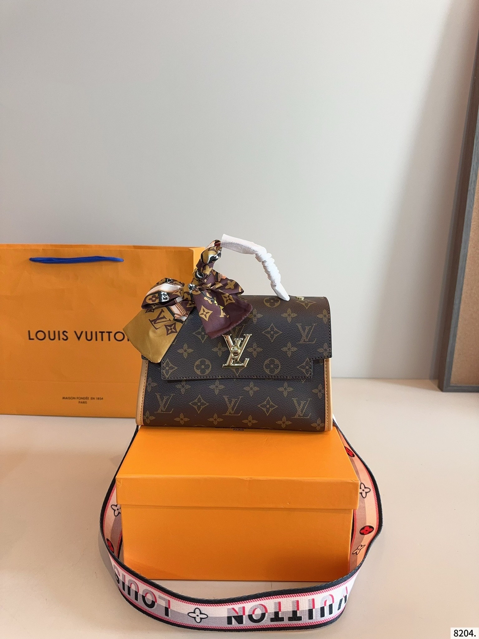 LOUIS VUITTON ルイヴィトン FLEUR クロスボディバッグ