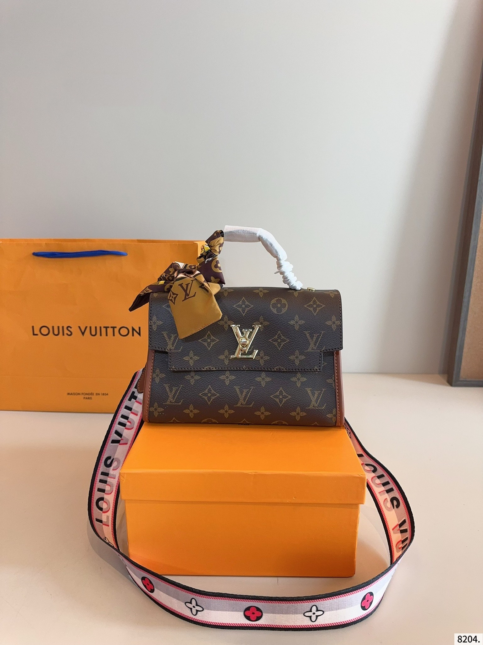 LOUIS VUITTON ルイヴィトン FLEUR クロスボディバッグ