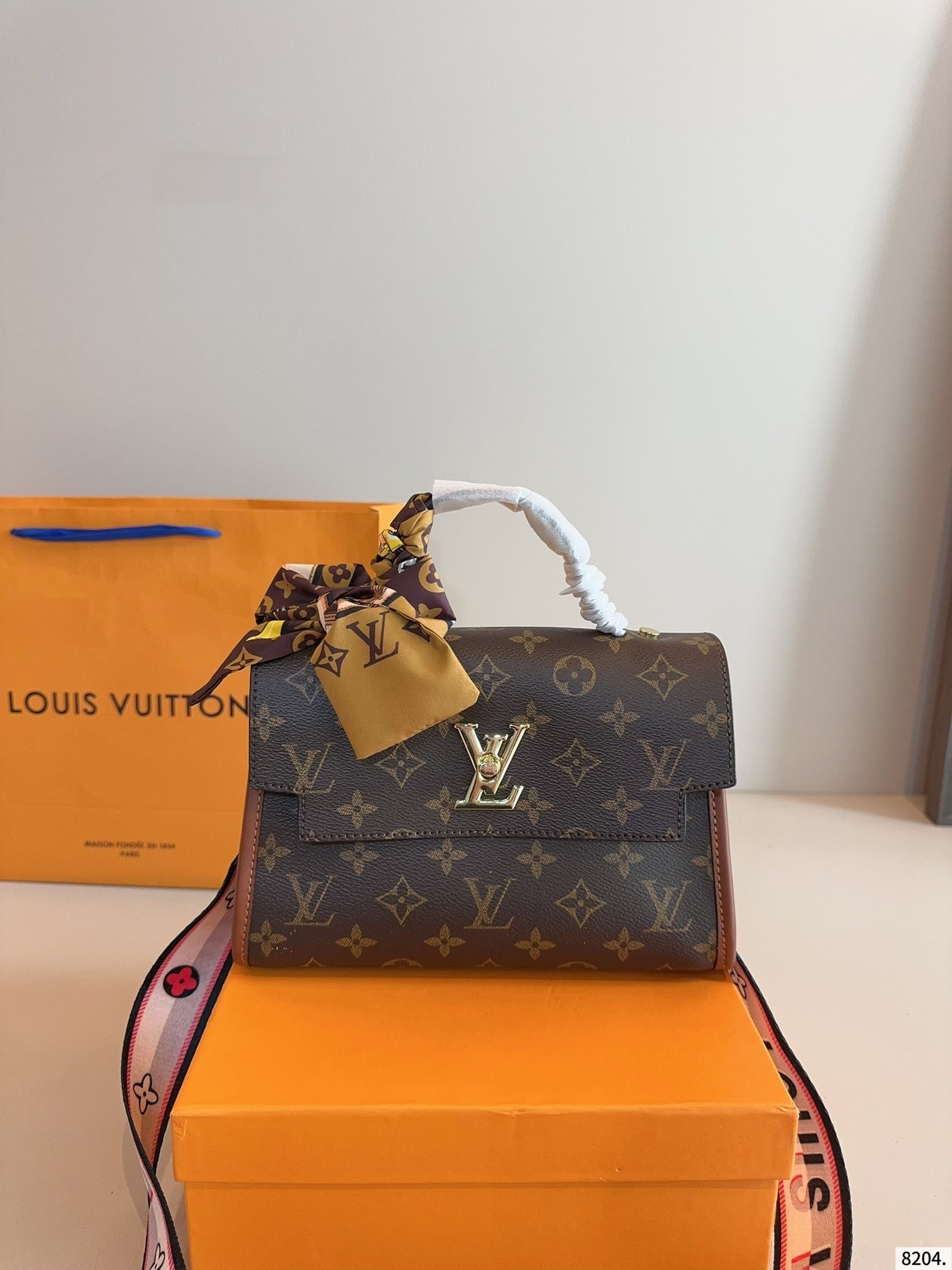 LOUIS VUITTON ルイヴィトン FLEUR クロスボディバッグ
