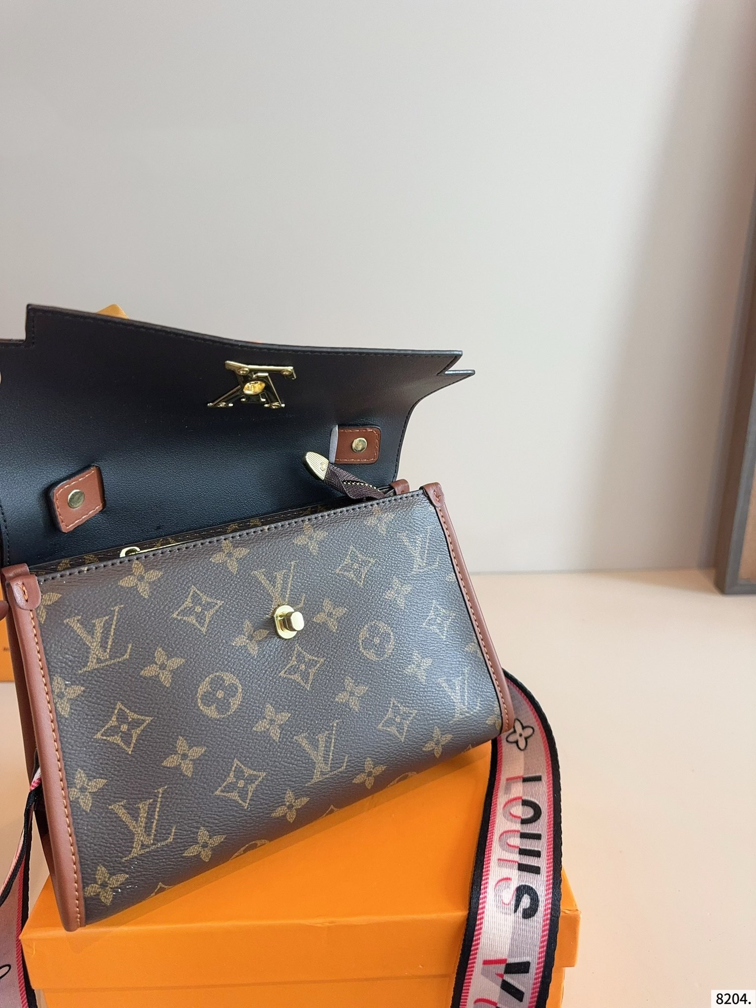 LOUIS VUITTON ルイヴィトン FLEUR クロスボディバッグ