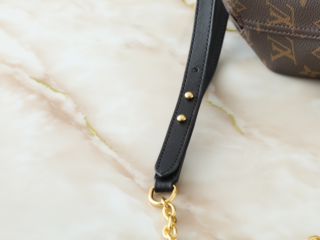 LOUIS VUITTON ルイヴィトン Atlantis BB M46816 ハンドバッグ