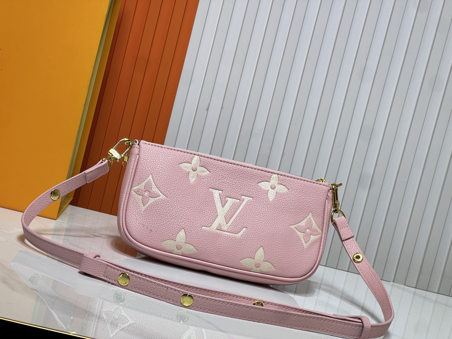 LOUIS VUITTON ルイヴィトン 3点セットのバッグ