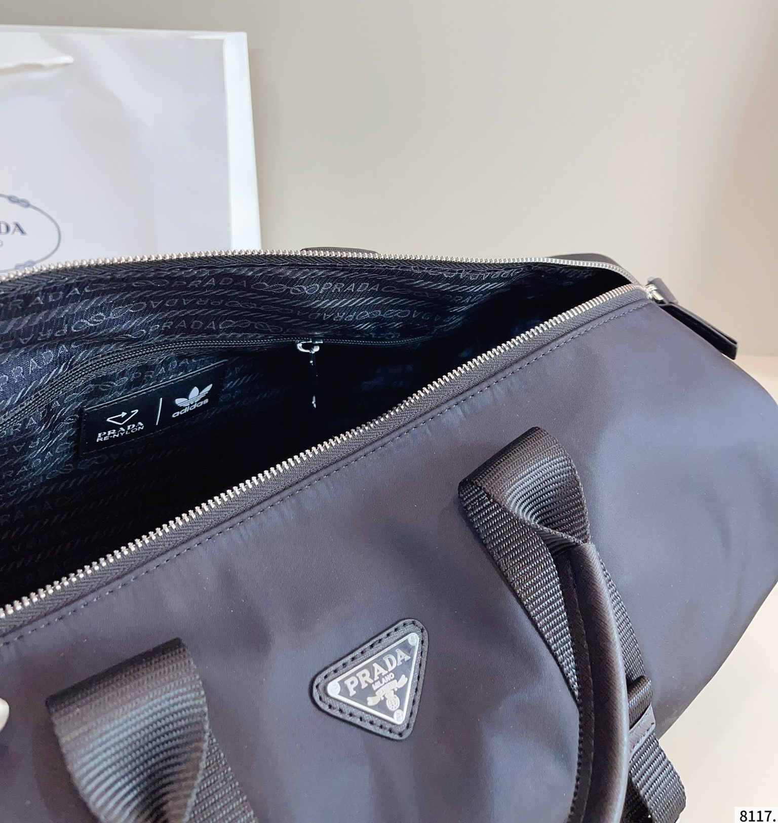 【PRADA公式旗艦店】プラダ ADIDAS 連名の旅行かばん