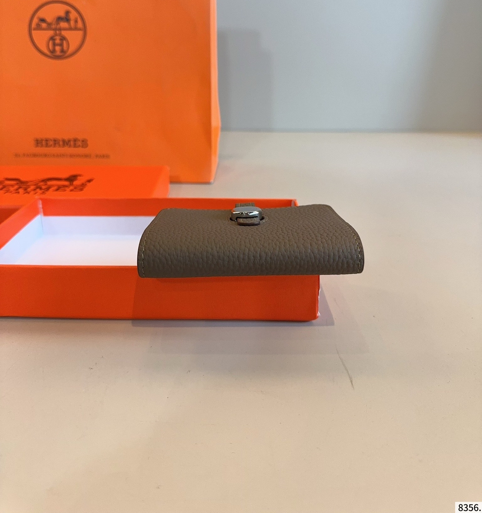 【HERMES公式旗艦店】エルメス 財布  5カラー 10*8CM